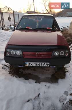 Хэтчбек ВАЗ 2109 1993 в Городке