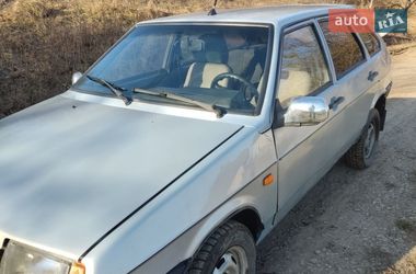 Хэтчбек ВАЗ 2109 2004 в Черновцах