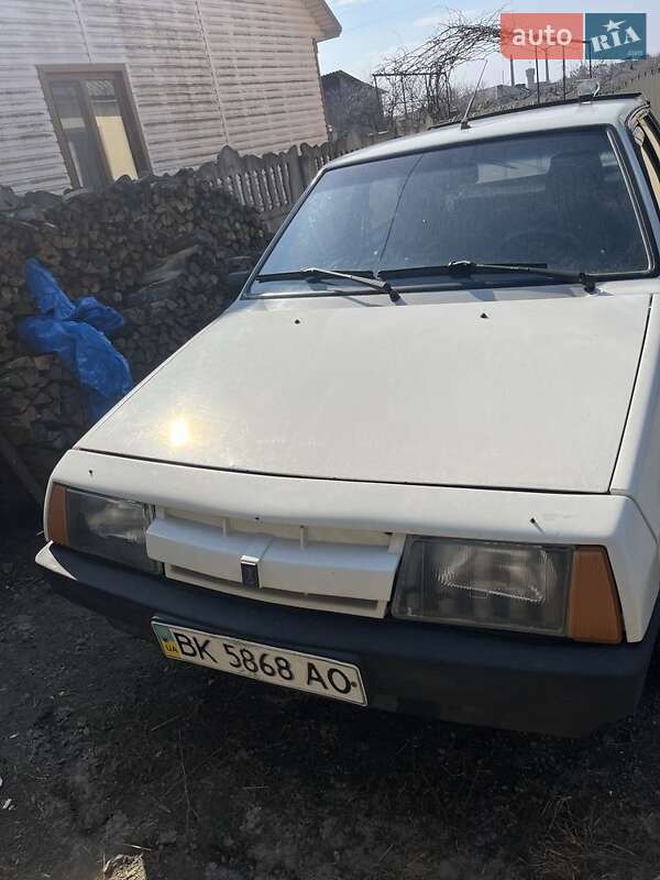 Хетчбек ВАЗ / Lada 2109 1990 в Костопілі