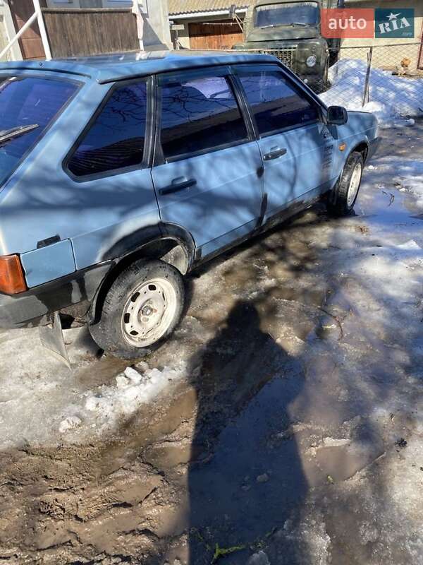 Хэтчбек ВАЗ / Lada 2109 2002 в Ровно фото 5 Хэтчбек ВАЗ / Lada 2109 2002 в Ровно