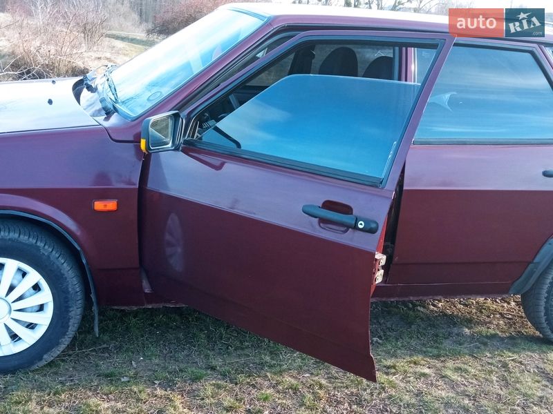 Хэтчбек ВАЗ / Lada 2109 2005 в Ильинцах