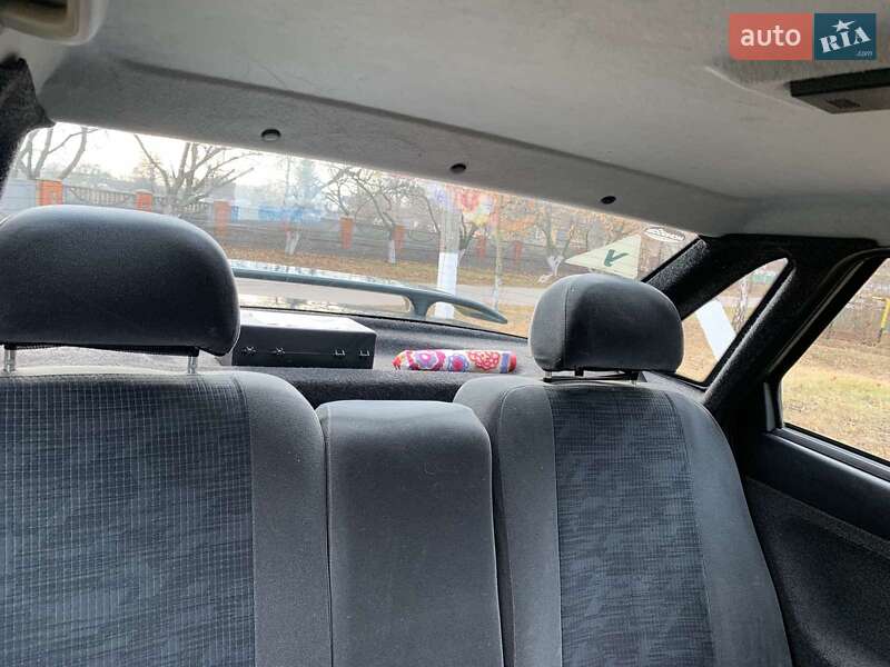 Седан ВАЗ / Lada 2110 2004 в Белой Церкви