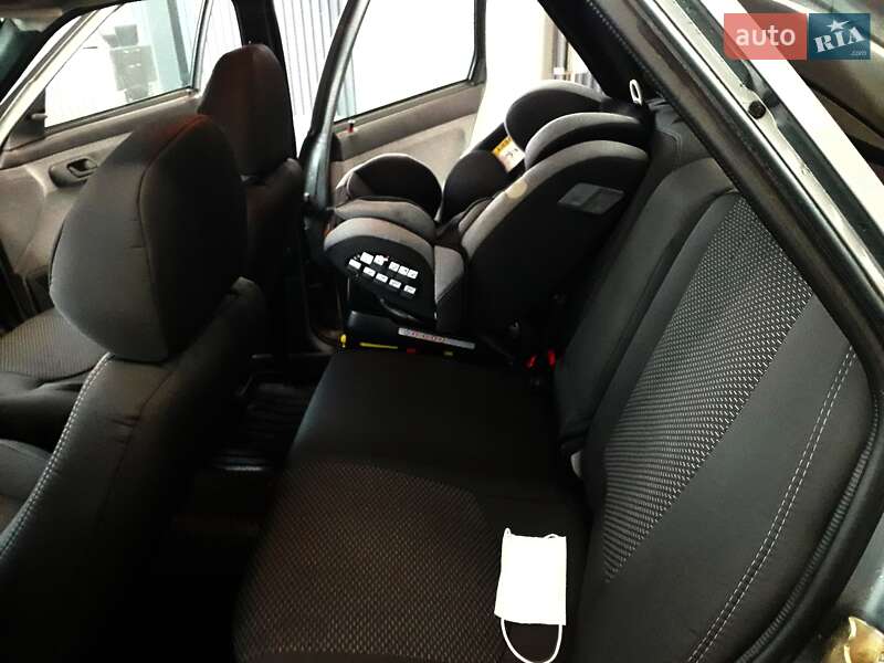 Седан ВАЗ / Lada 2110 2007 в Ужгороде фото 17 Седан ВАЗ / Lada 2110 2007 в Ужгороде