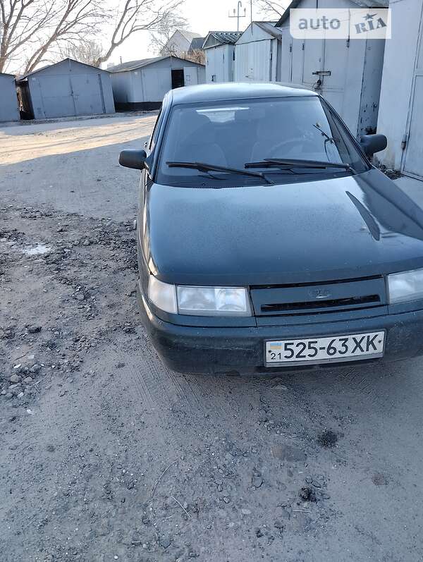 Седан ВАЗ 2110 2001 в 