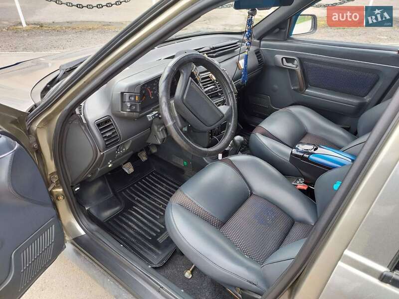 Седан ВАЗ / Lada 2110 2001 в Килии