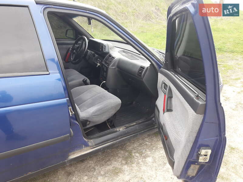 Седан ВАЗ / Lada 2110 2003 в Белогорье фото 5 Седан ВАЗ / Lada 2110 2003 в Белогорье