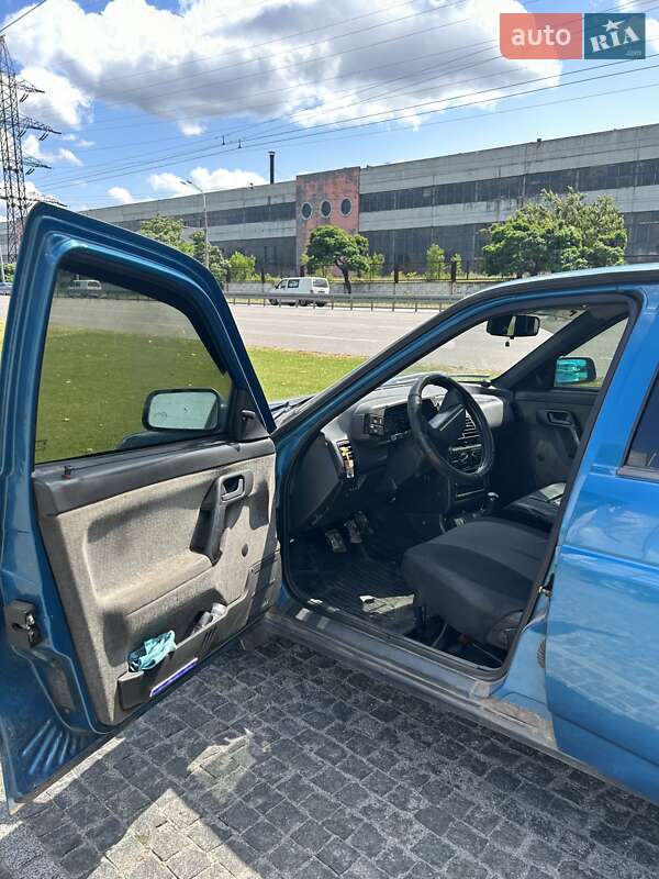 Седан ВАЗ / Lada 2110 2001 в Дніпрі