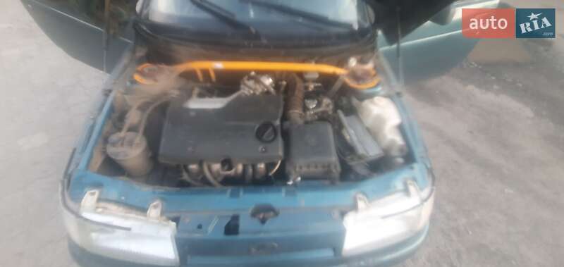 Седан ВАЗ / Lada 2110 2001 в Первомайске