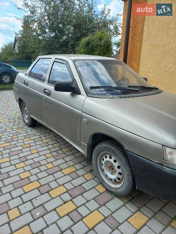 Седан ВАЗ / Lada 2110 2000 в Хмельницком