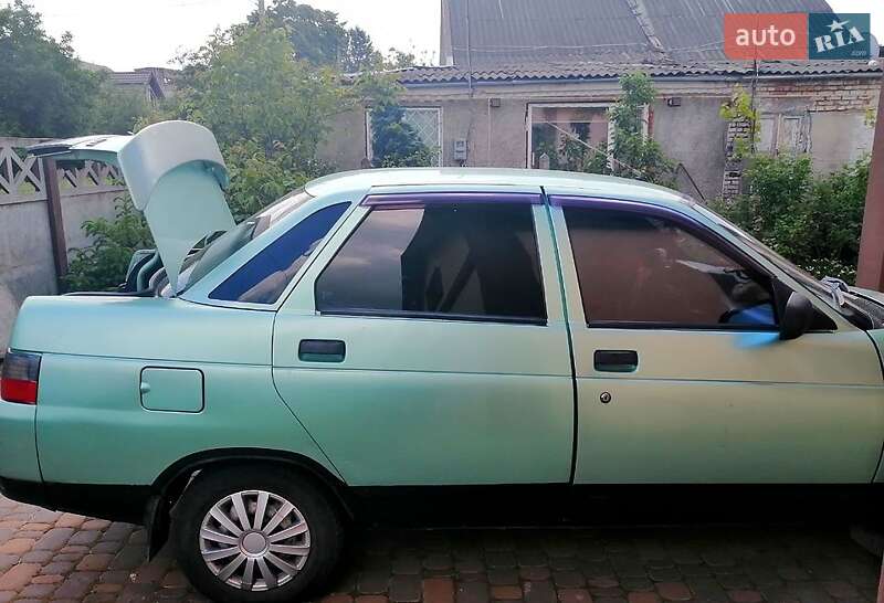 Седан ВАЗ / Lada 2110 2003 в Киеве