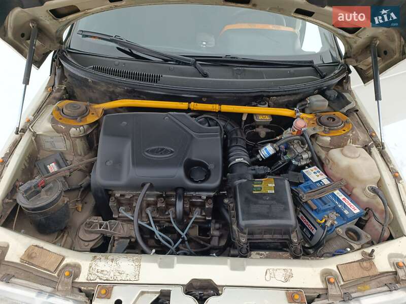 Седан ВАЗ / Lada 2110 2005 в Каневе