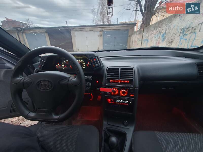 Седан ВАЗ / Lada 2110 2004 в Одессе фото 2 Седан ВАЗ / Lada 2110 2004 в Одессе