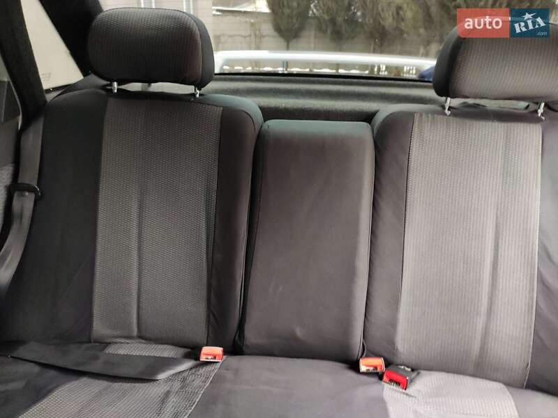 Седан ВАЗ / Lada 2110 2003 в Каменском фото 10 Седан ВАЗ / Lada 2110 2003 в Каменском