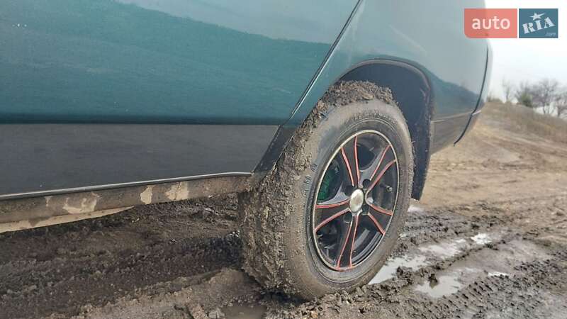 Седан ВАЗ / Lada 2110 2001 в Николаеве