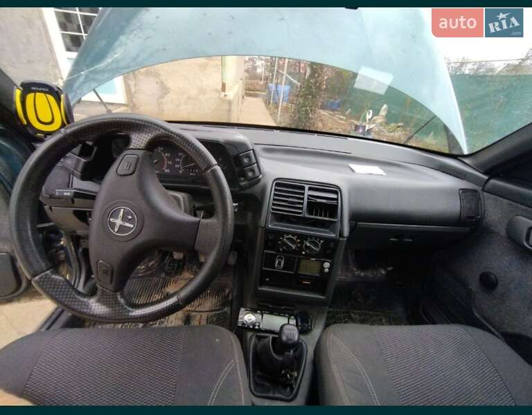 Седан ВАЗ / Lada 2110 2000 в Одессе