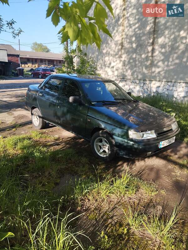 Седан ВАЗ / Lada 2110 2004 в Калуші