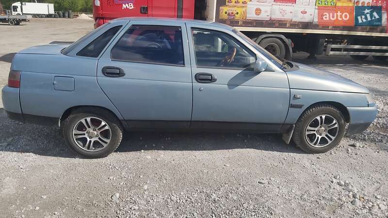 Седан ВАЗ / Lada 2110 2002 в Днепре