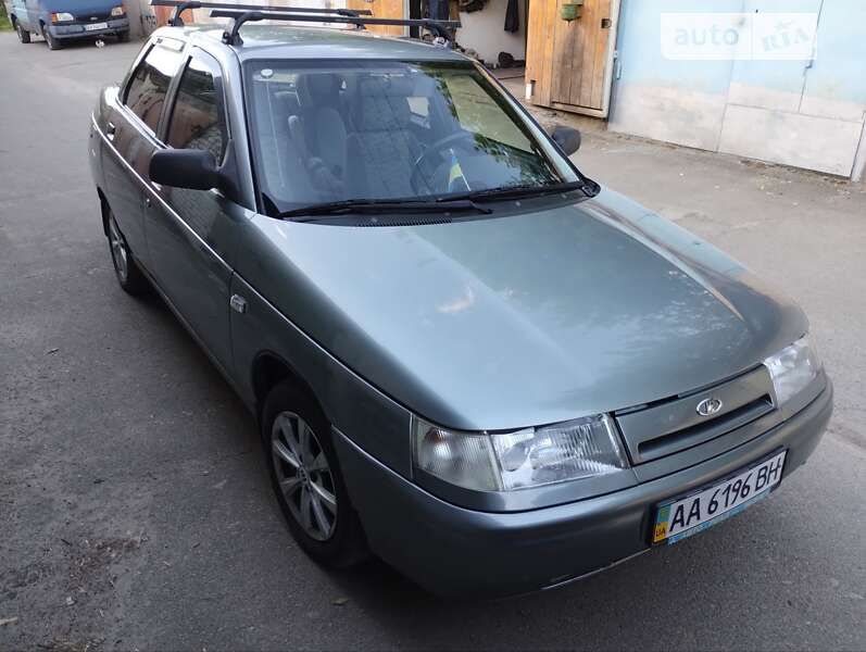 Седан ВАЗ / Lada 2110 2006 в Киеве