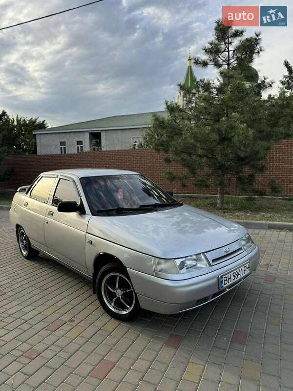 Седан ВАЗ / Lada 2110 2003 в Измаиле
