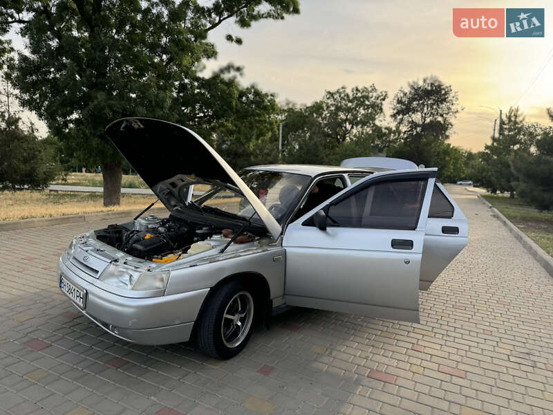 Седан ВАЗ / Lada 2110 2003 в Измаиле
