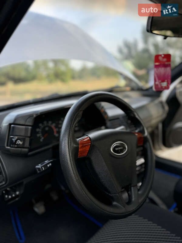 Седан ВАЗ / Lada 2110 2003 в Измаиле