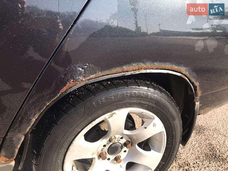 Седан ВАЗ / Lada 2110 2004 в Киеве