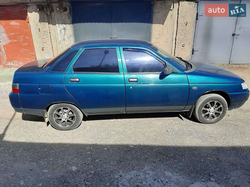 Седан ВАЗ / Lada 2110 2000 в Кривом Роге