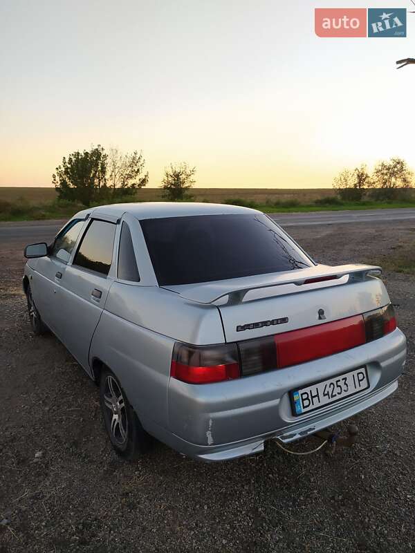 Седан ВАЗ 2110 2002 в 