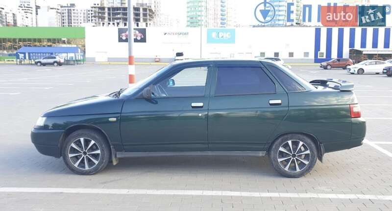 Седан ВАЗ / Lada 2110 2004 в Одессе