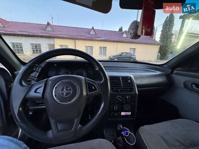 Седан ВАЗ / Lada 2110 2005 в Острозі