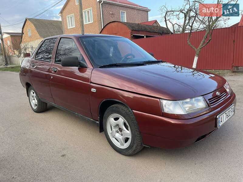 Седан ВАЗ / Lada 2110 1999 в Прилуках