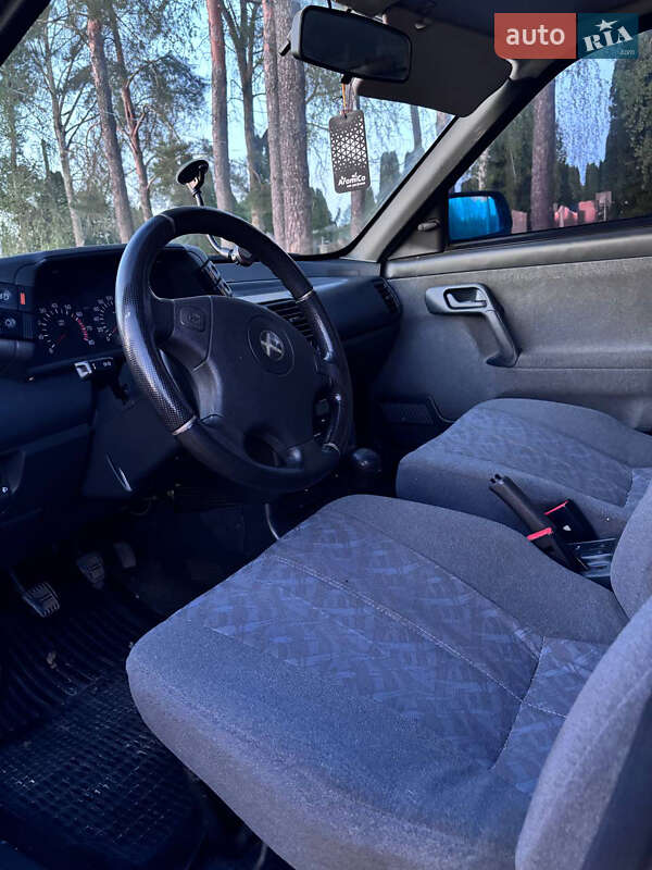 Седан ВАЗ / Lada 2110 2005 в Житомире