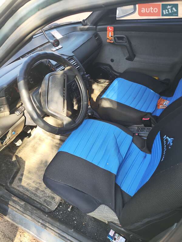 Седан ВАЗ / Lada 2110 2001 в Новониколаевке