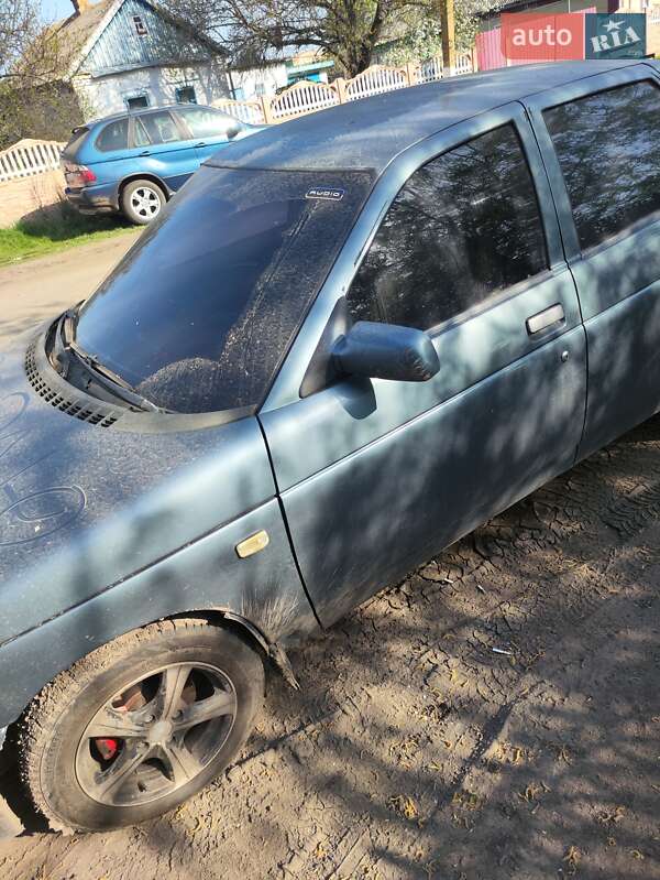 Седан ВАЗ / Lada 2110 2001 в Новониколаевке