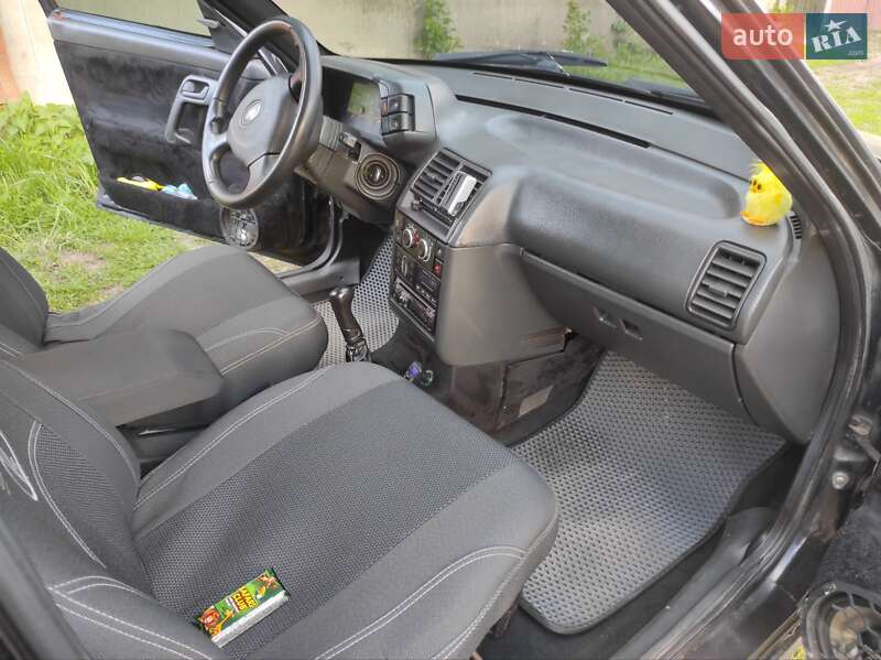 Седан ВАЗ / Lada 2110 2005 в Конотопе