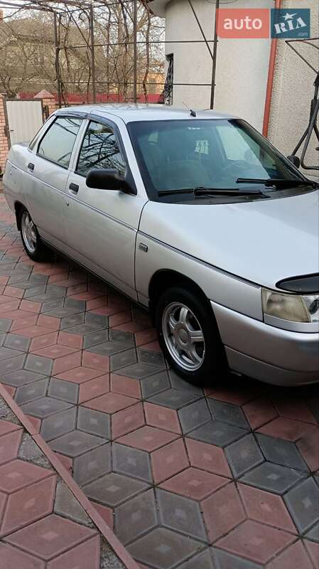 Седан ВАЗ / Lada 2110 2010 в Черновцах