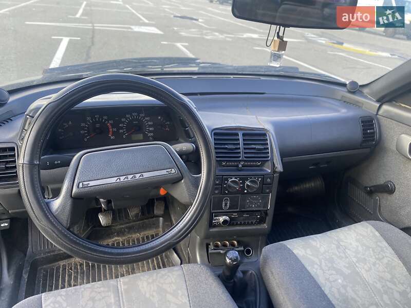 Седан ВАЗ / Lada 2110 2001 в Києві