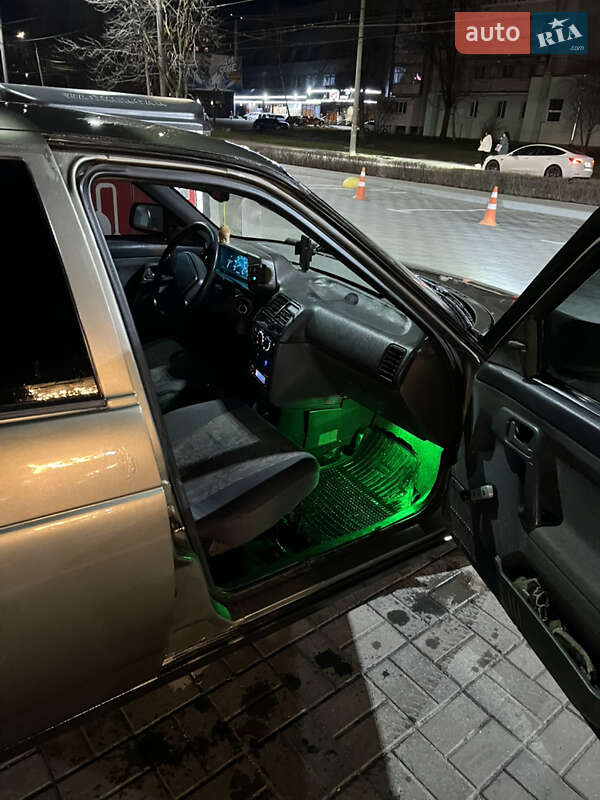 Седан ВАЗ / Lada 2110 2001 в Хмельницькому