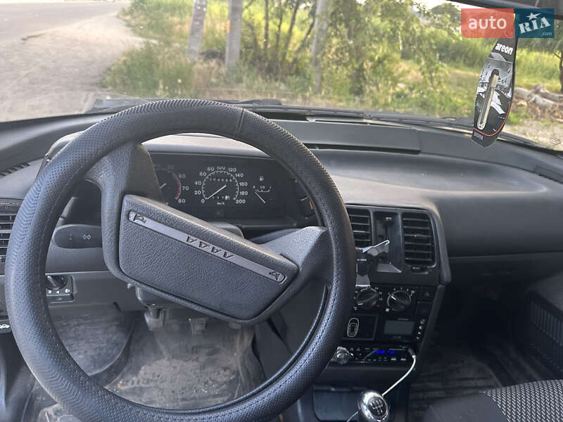 Седан ВАЗ / Lada 2110 2002 в Днепре