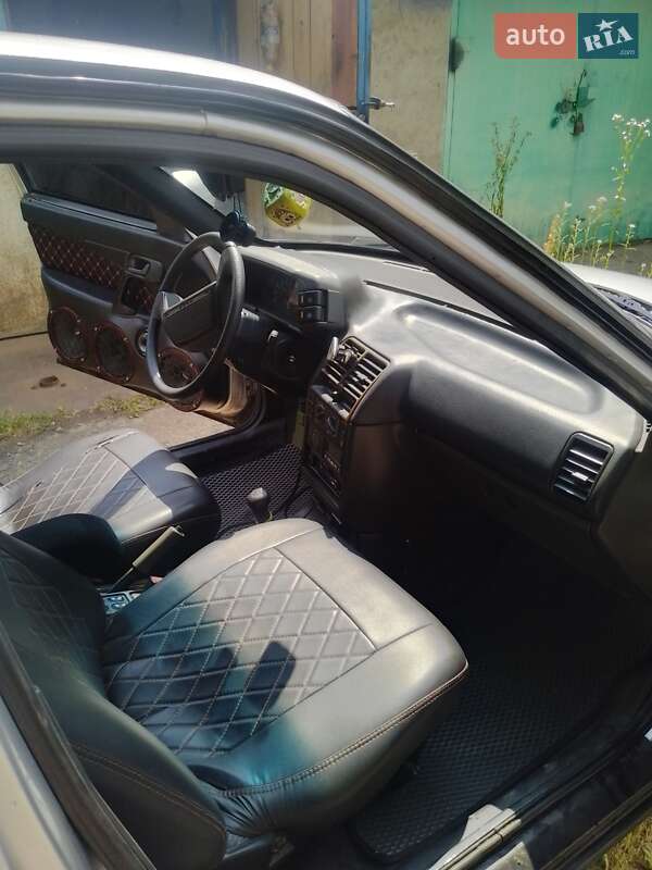 Седан ВАЗ / Lada 2110 2002 в Кривом Роге