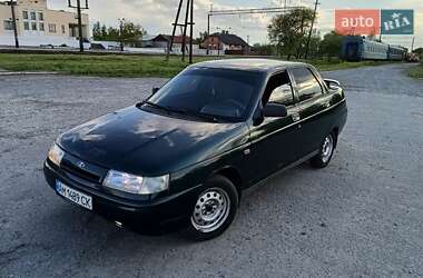 Седан ВАЗ 2110 2004 в 