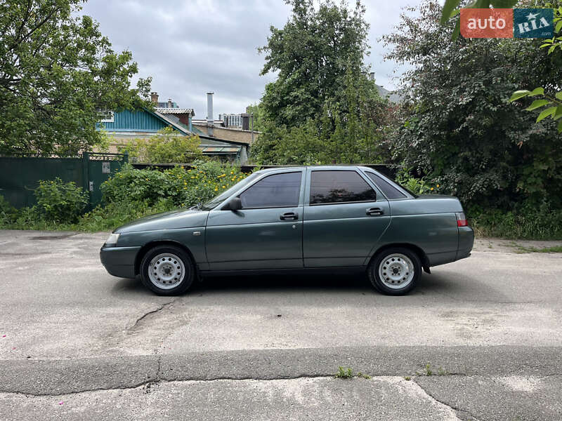 Седан ВАЗ / Lada 2110 2008 в Киеве