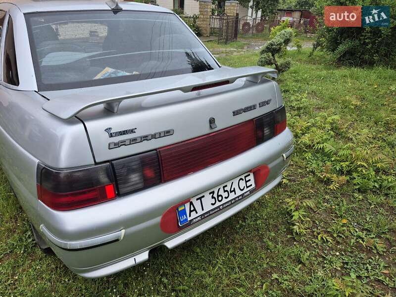 Седан ВАЗ / Lada 2110 2004 в Надвірній