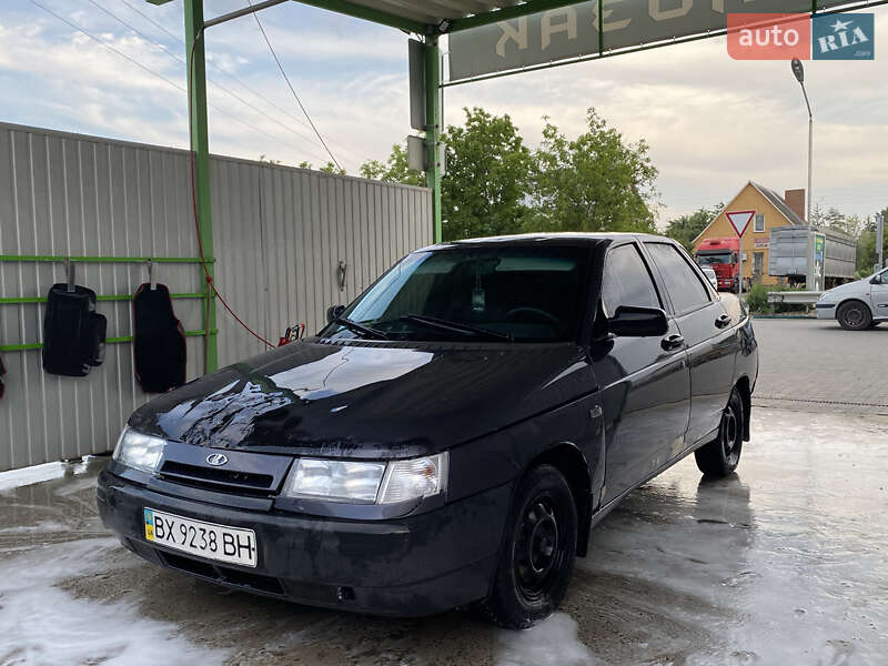 Седан ВАЗ / Lada 2110 2001 в 