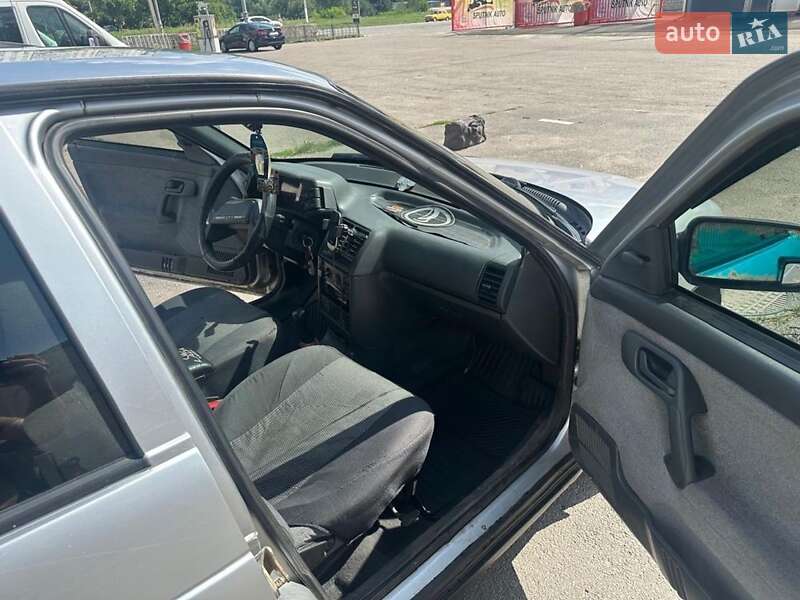 Седан ВАЗ / Lada 2110 2007 в Кривом Роге фото 6 Седан ВАЗ / Lada 2110 2007 в Кривом Роге