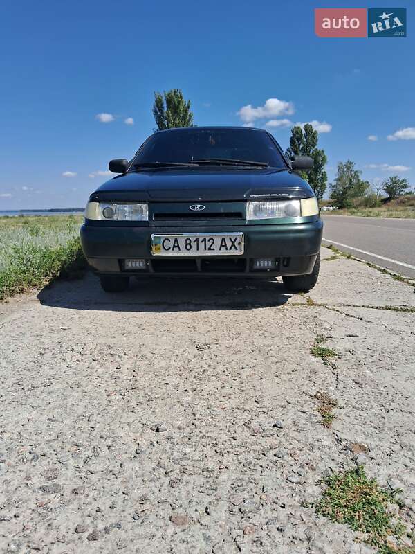 Седан ВАЗ / Lada 2110 2002 в Каневе