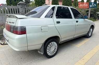Седан ВАЗ 2110 2004 в 