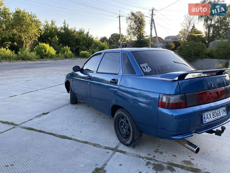 Седан ВАЗ / Lada 2110 2004 в Будах