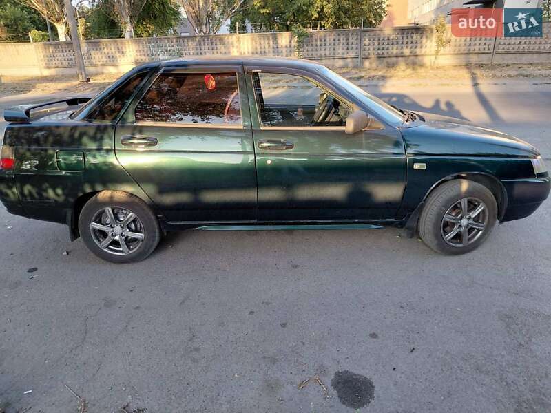 Седан ВАЗ / Lada 2110 2002 в Днепре