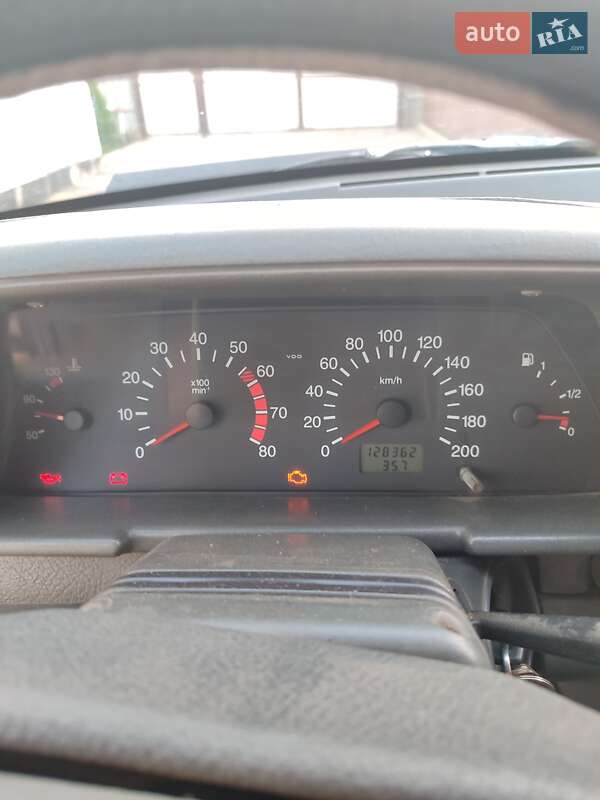 Седан ВАЗ / Lada 2110 2005 в Новомосковске фото 16 Седан ВАЗ / Lada 2110 2005 в Новомосковске